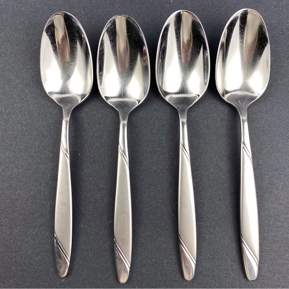 Oneida RISOTTO Soup Place Spoons Lot of Four 6 7/8 in Stainless Flatware